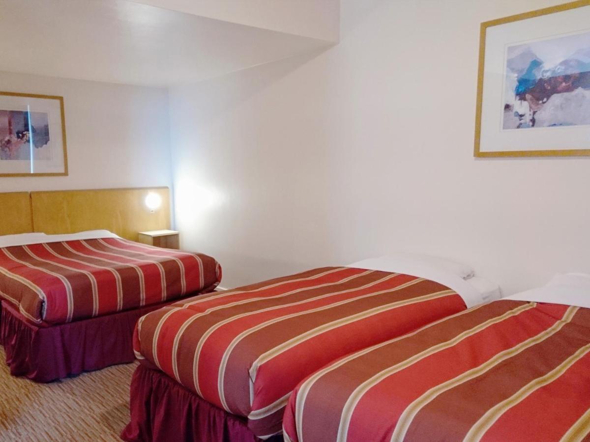St Giles Heathrow - A St Giles Hotel Feltham Eksteriør billede