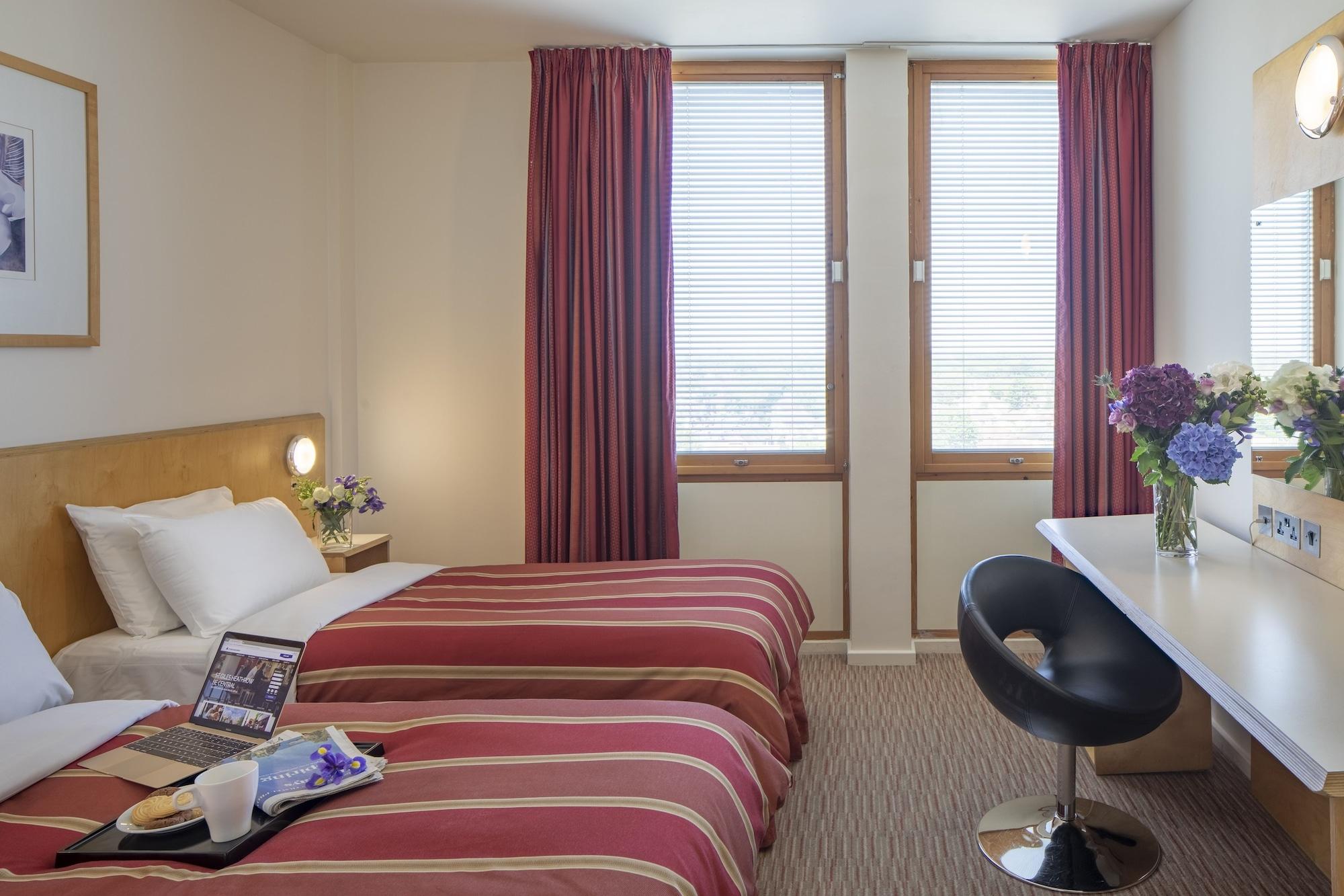 St Giles Heathrow - A St Giles Hotel Feltham Eksteriør billede