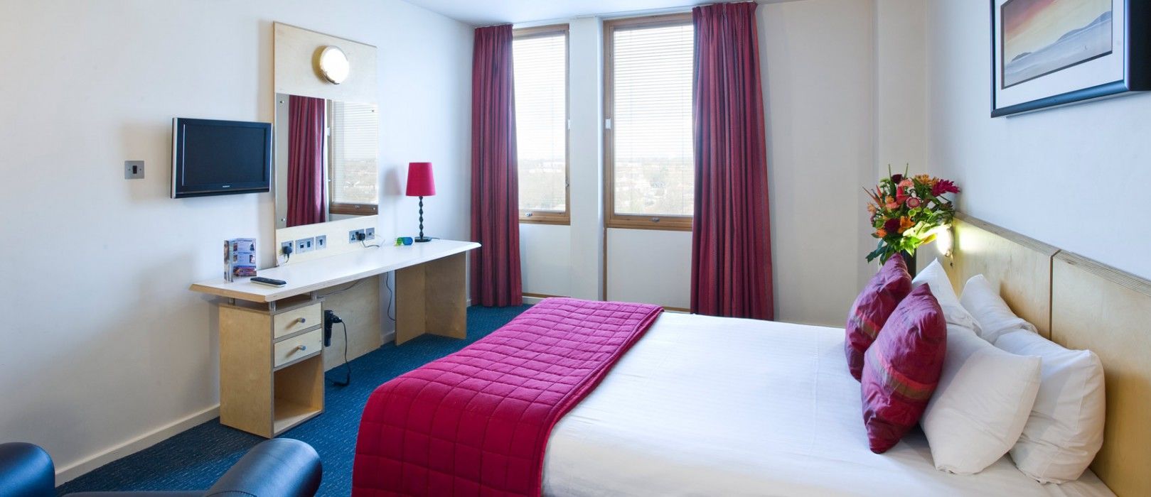 St Giles Heathrow - A St Giles Hotel Feltham Eksteriør billede